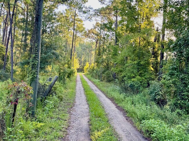 Photo - 140 Schofield Ln