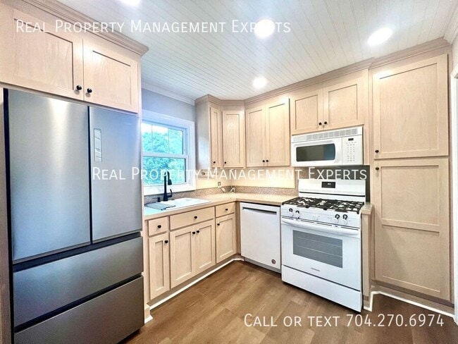 Photo - 310 Walnut Ave