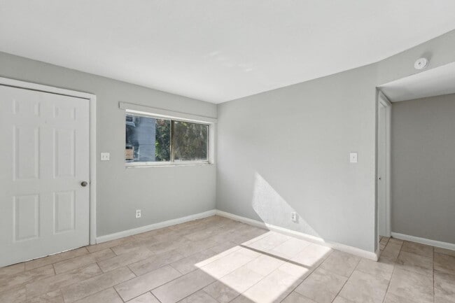 Photo - 1224 W 18th St