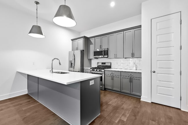 Photo - 700 James Ave