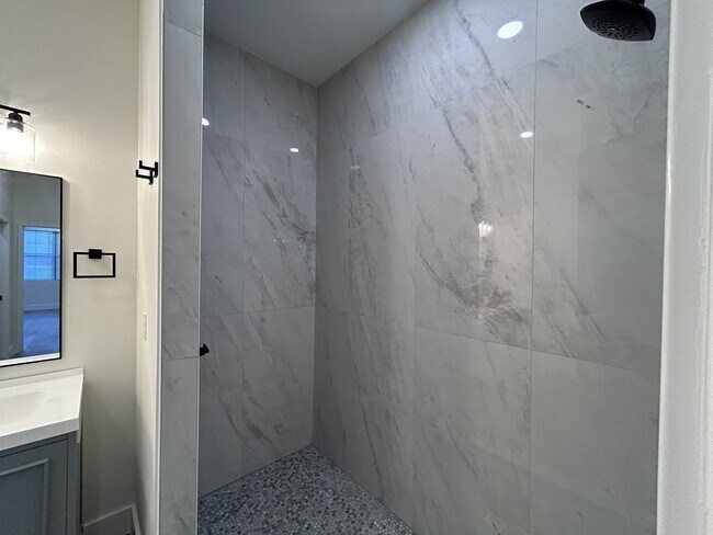 Photo - 3915 Rodeo Dr N