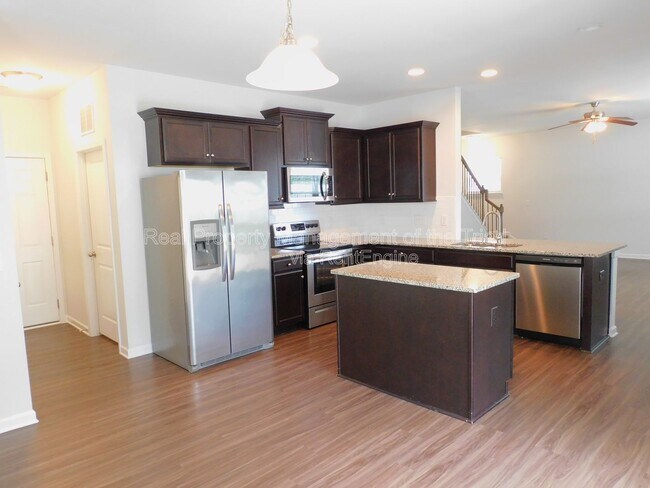 Photo - 390 Spaulding St