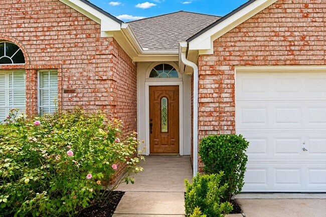 Photo - 6858 Stillwater Dr