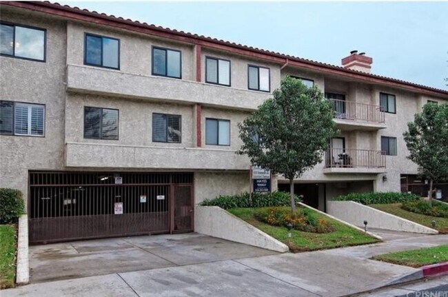 Photo - 9960 Owensmouth Ave Condo Unit 15