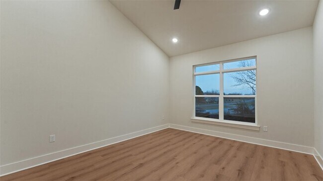 Photo - 1851 Lapis Ave