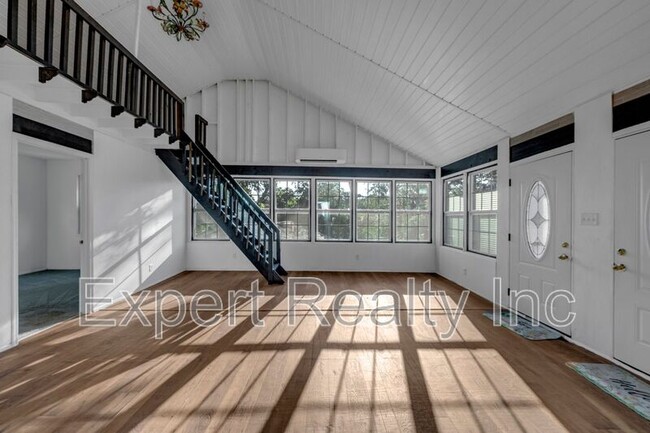 Photo - 1245 Waverly St