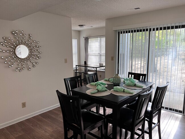 Photo - 10124 Rockwood Rd