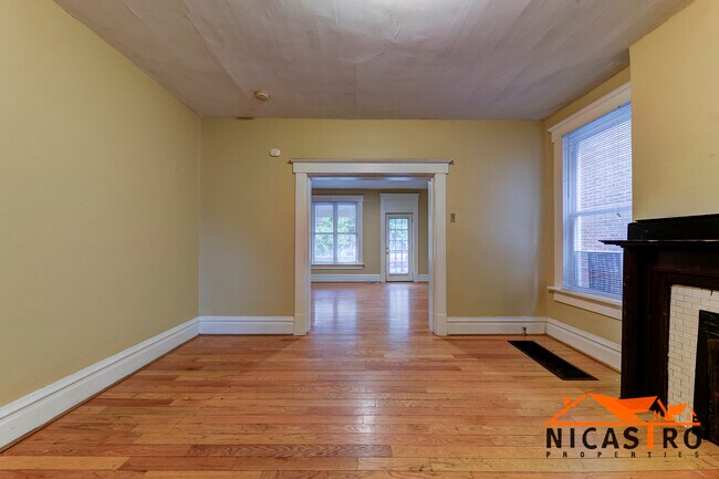 136 E 11th Ave