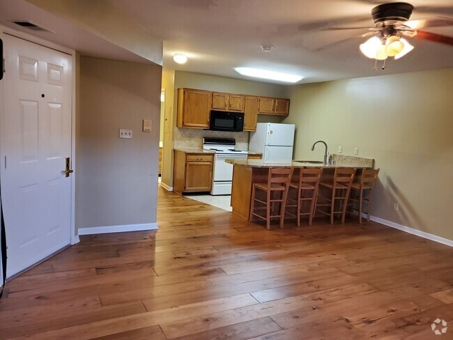 Building Photo - To Good to Be True, Efficiency!  Spacious ... Rental