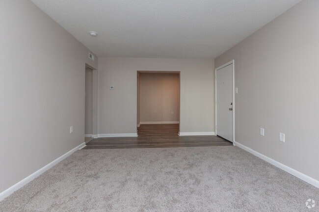 2BR, 1BA - 909SF - Living Room