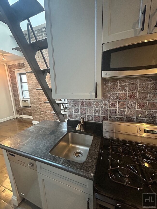 Photo - East 18th Street Unit F3