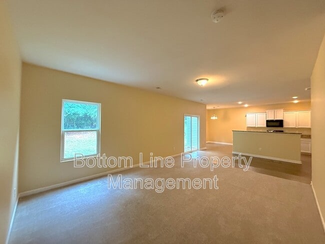 Photo - 1321 Waylon Ave