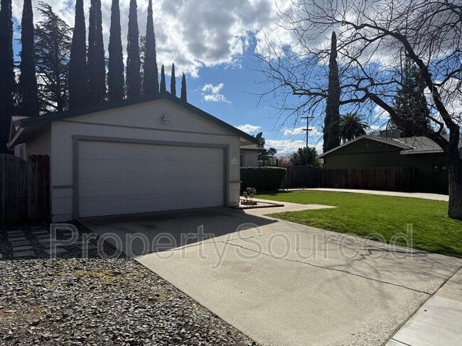 Photo - 1708 Applegate Dr