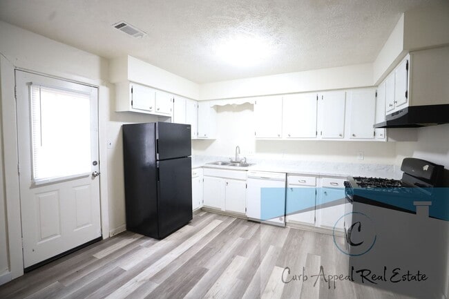 707 Stratford Dr Unit 1