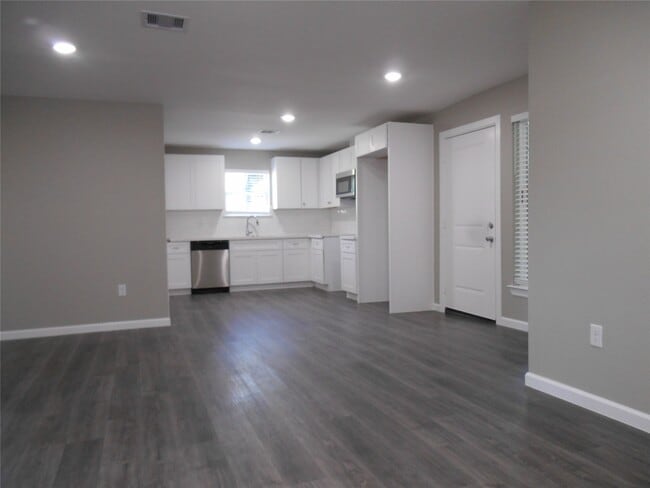 Photo - 1547 Greenfield Rd