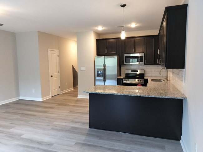 Building Photo - Hidden Gen 2