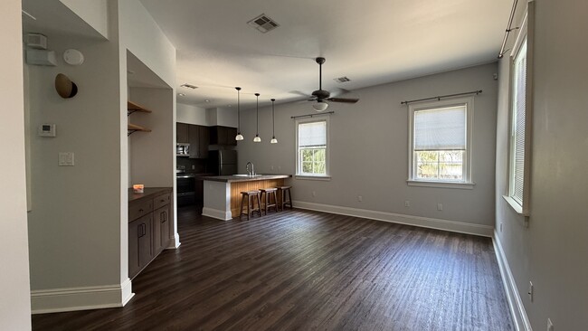Photo - 6204 S Rocheblave St Unit 6204 B