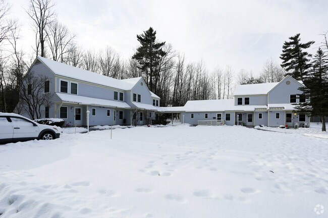 Salmon Falls Estates - Salmon Falls Estates Apartments