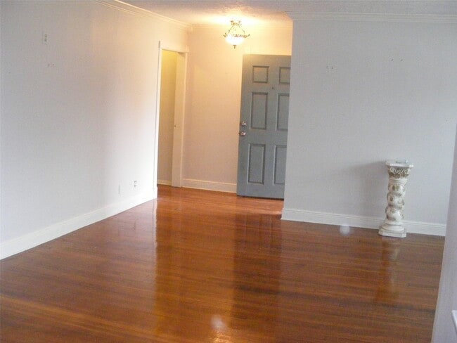 Building Photo - 5319 Cortelyou Ln Rental