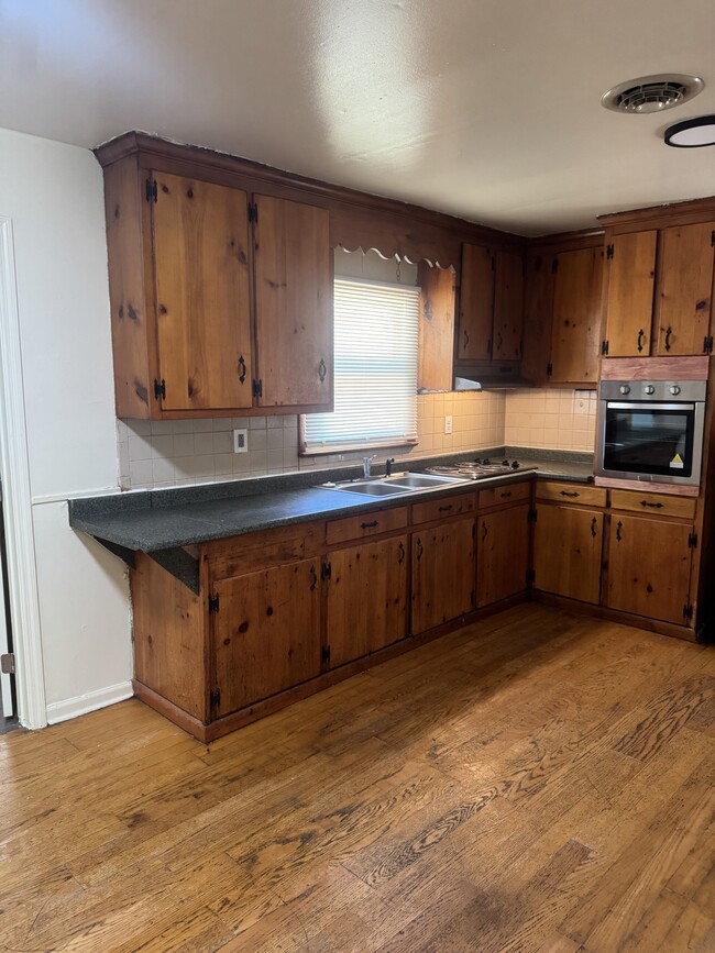 Photo - 507 Overbrook Dr