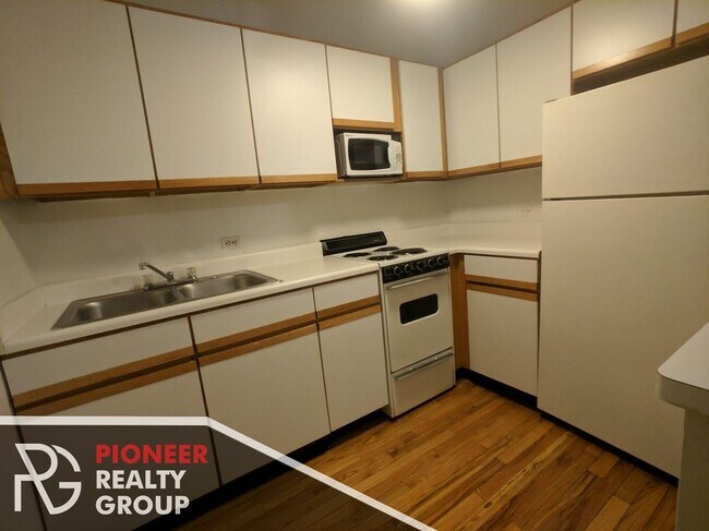 Photo - 635 W Barry Ave Unit 302