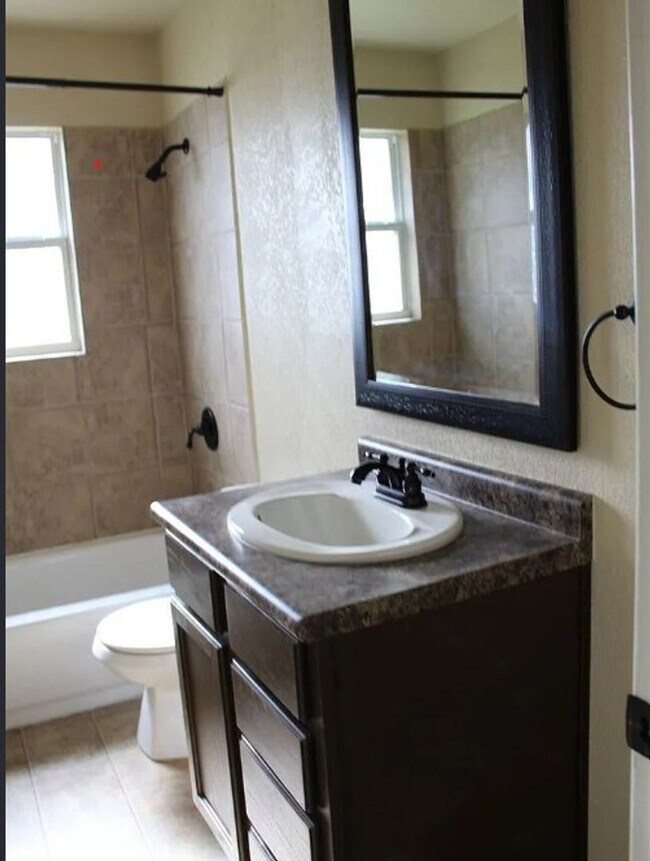 Photo - 3/2 with Bonus Room