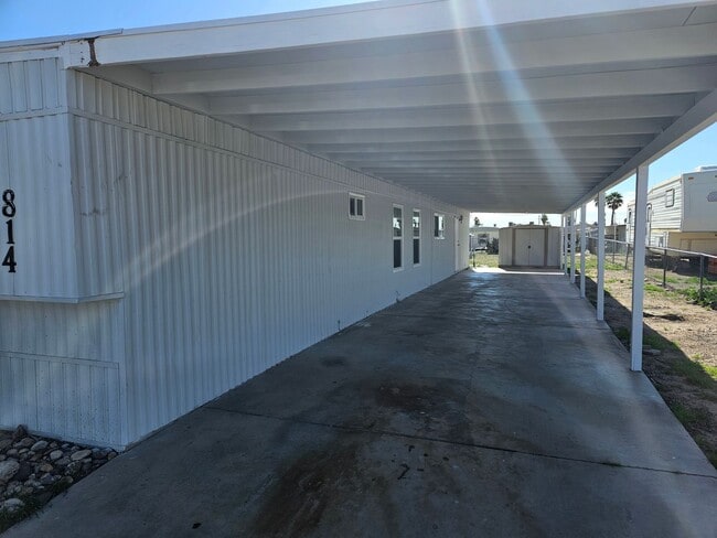 Photo - 2 Bedroom Single Wide Mobile in Bullhead City