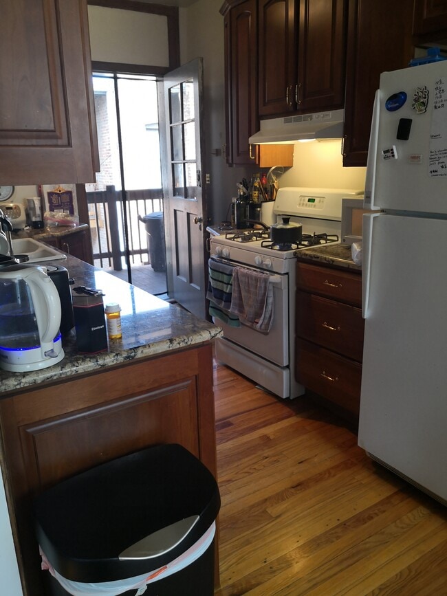 Photo - 5465 S Ingleside Ave Unidad 3E