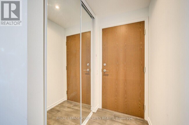 Photo - 1000 Portage Pkwy Unit 1712