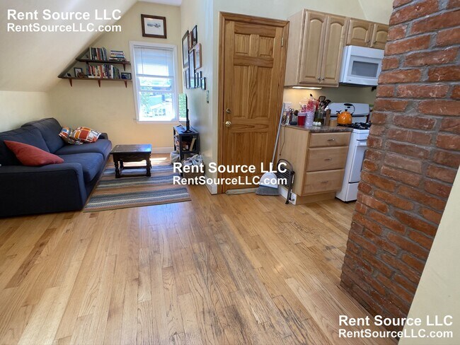 Photo - 20 Radcliffe Rd Unit 3