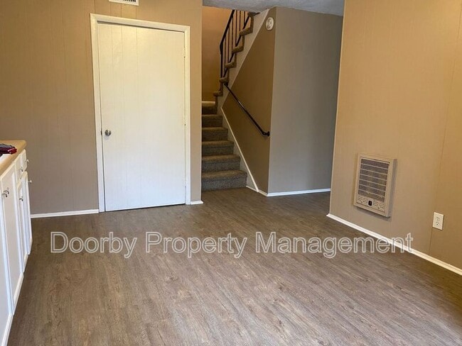 Photo - 3916 Blanchard St