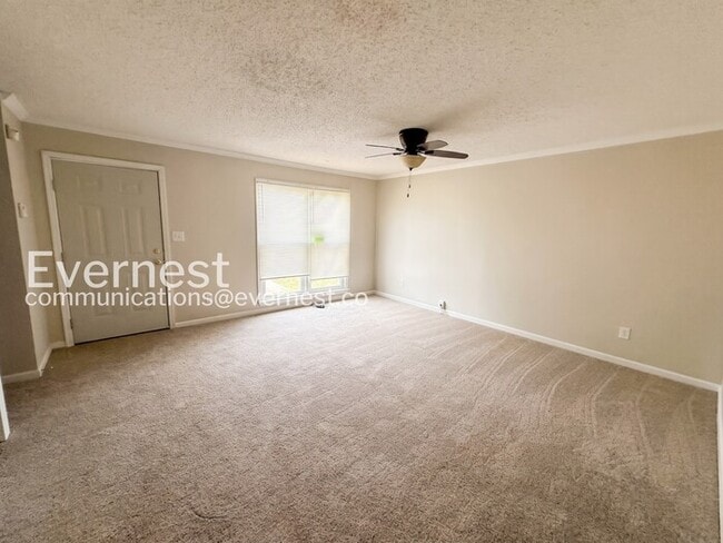 Photo - 335 Jamestown Manor Dr