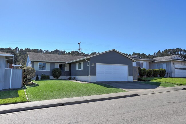 3 Bed / 2 Bath San Bruno home in highly so... - 3 Bed / 2 Bath San Bruno home in highly so...