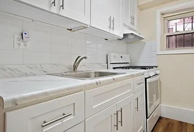 Newly Renovated 1Bed 1Bath - Newly Renovated 1Bed 1Bath Condo Unit 1