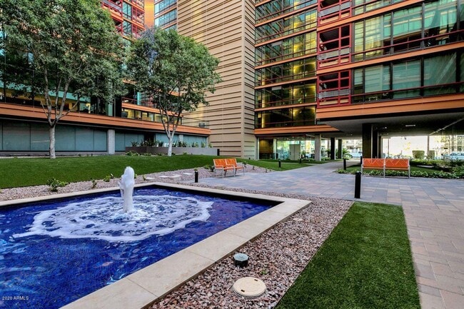 Building Photo - 4808 N 24th St Unit 708