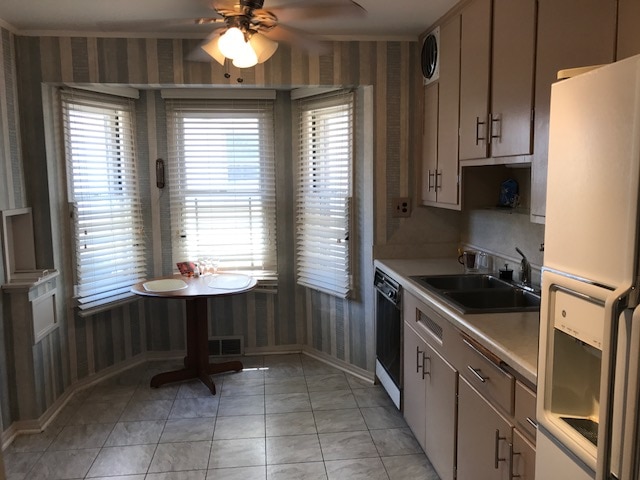 Kitchen 1 of 2 - 13365 Whitcomb Ave