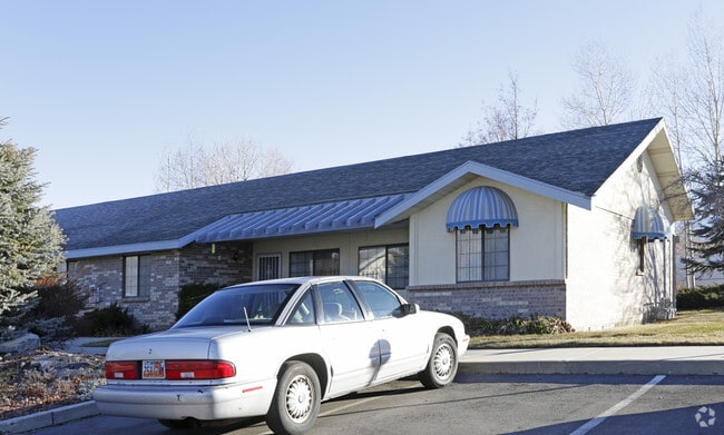 Photo - Somerset Garden Apartments