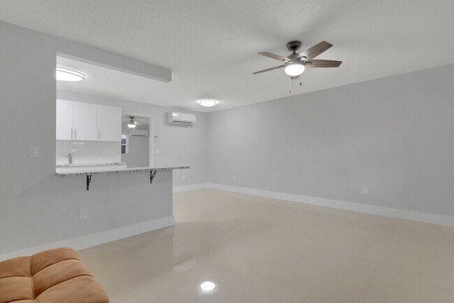 Photo - 914 N Federal Hwy Unidad 4