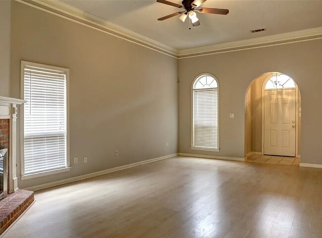 8649 Eagle View Dr