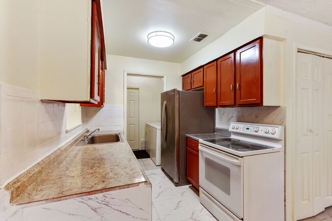 Photo - 1227 Merritt St