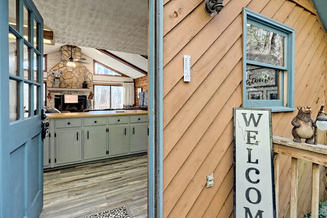 Photo - 1021 Saddle Back Cir