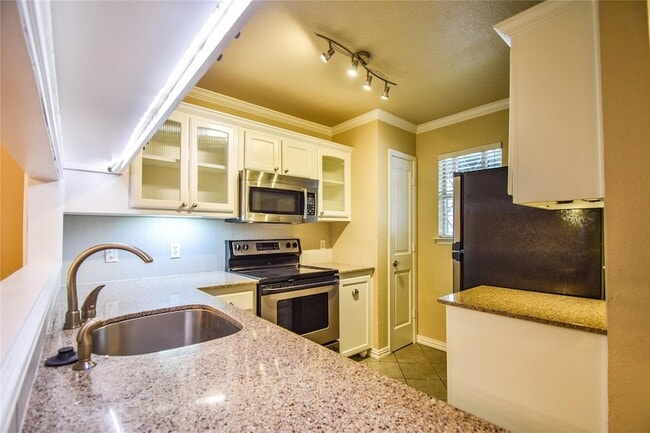 87 Winchester Dr