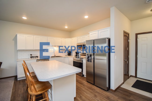 9052 W Ark Pl