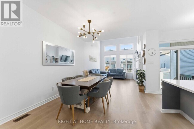 Photo - 695 Capricorn Cir