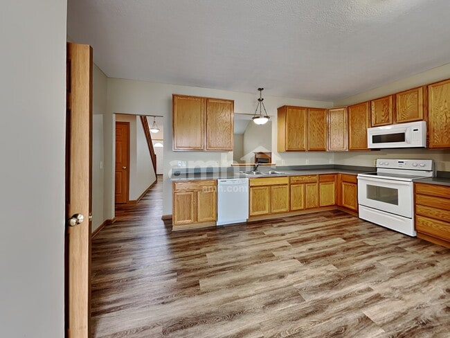 Photo - 7194 Winterbek Ave