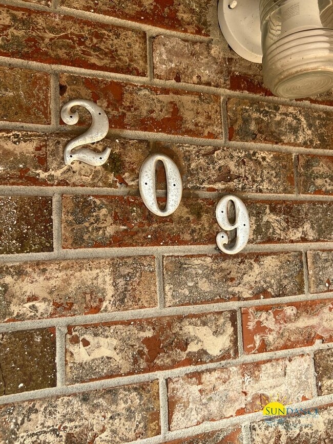 Photo - Charming 3 Bedrooms Home in Crestview, a must see at a great price!