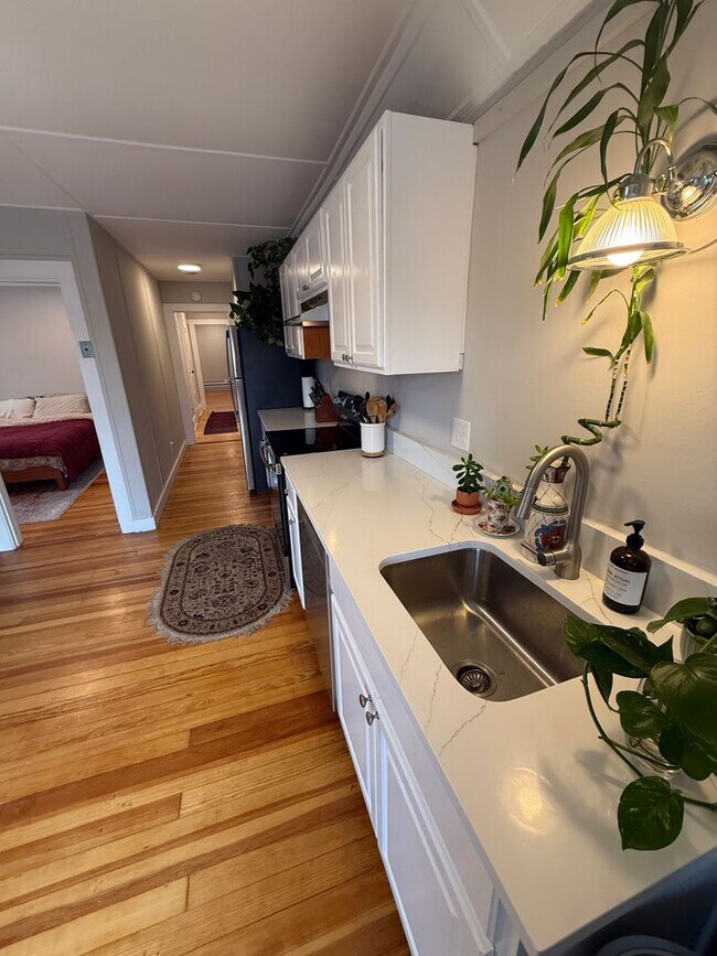 Photo - The Maplewood Three Unidad Top Floor Roof Deck