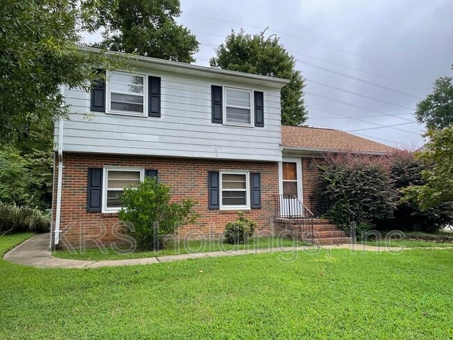 Building Photo - 157 Sheppard Dr Rental
