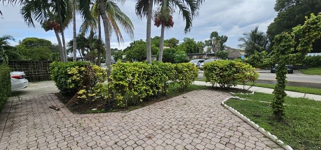 Photo - 1855 Sherman St