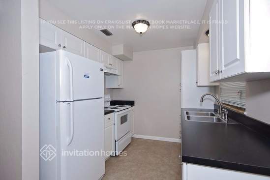 Photo - 411 W Charlotte Ave